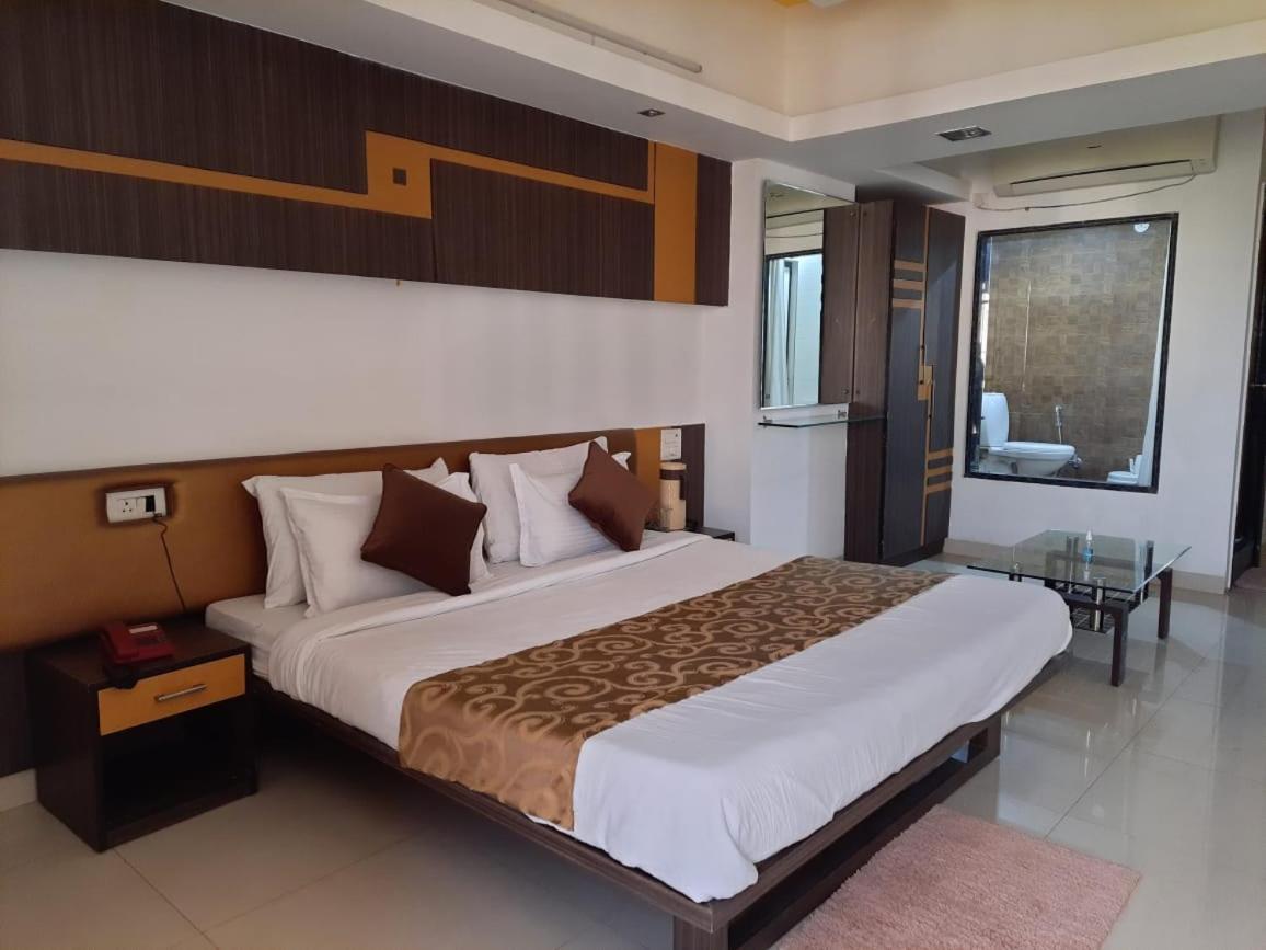 Hotel Grand Suites Indore Luaran gambar